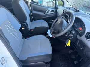 PEUGEOT PARTNER TEPEE 2015 USADO, Volante a la Izquierda/Derecha - Product Image 3