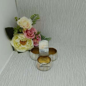 Servilleteros hechos a mano de diseño clásico de nácar y latón, decoración de comedor de lujo ecológica para fiestas - Product Image 1