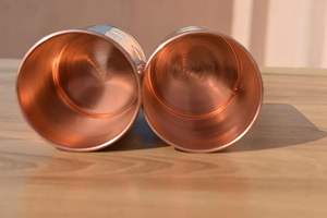 Vidrio de chupito de latón redondo martillado para la configuración de barra moderna vidrio de chupito de latón decorativo con textura exterior suave a un precio barato - Product Image 3