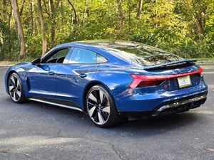 (W&T) PROMOCIÓN Venta de Auto Usado 2022 Azul Audi RS e-tron GT 4 Puertas Sedán AWD (Eléctrico 2A) - Product Image 4