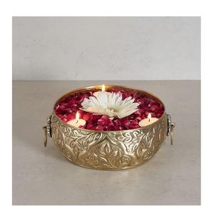 Portavelas Urli de Metal de diseño de lujo para Diwali Decor Flower Cut Urli con gran calidad con tamaños 16x28 cm - Product Image 4