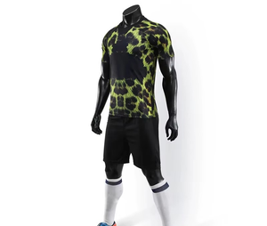 Conjunto de camiseta de fútbol hecho a medida de alta calidad Camiseta de fútbol de manga corta personalizada con diseño único - Product Image 3