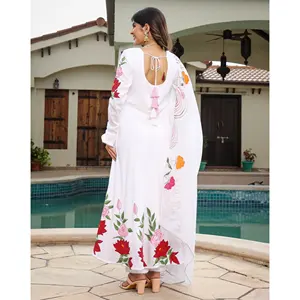 Conjunto de traje de rayón blanco pintado a mano para mujer Aishwarya - Product Image 3