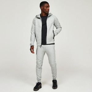 2025 nouveauté haute qualité hommes Sport survêtement ensemble imprimé survêtements avec col à capuche motif solide fabriqué au Pakistan - Product Image 1