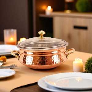 Olla de Acero Puro con Tapa de Vidrio y Asa de Latón, Elegante Vajilla para Servir - Product Image 1