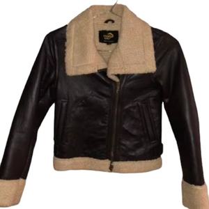 Veste à capuche d'hiver en cuir véritable pour unisexe avec fausse fourrure coupe-vent et doublure en coton respirant en tissu de toile durable - Product Image 1