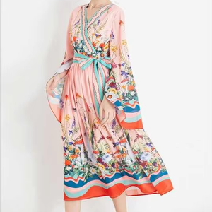 Vestido Midi de moda para mujer con estampado floral y mangas acampanadas Ropa de fiesta ajustada y acampanada por proveedor indio a precios asequibles - Product Image 5