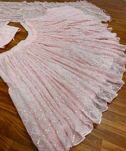 Nouveau dernier concepteur attrayant rose couleur Net tissu Lehenga Choli pour femme indienne et pakistanaise en vêtements ethniques ethniques - Product Image 6