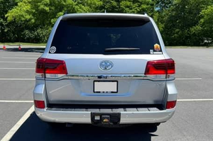 Toyota Land Cruiser Heritage Edition 2021 USADO, Motor V8 de 5.7 Litros, Tracción en las 4 Ruedas, Asientos en la Tercera Fila, Último Año de la Serie 200 - Product Image 4