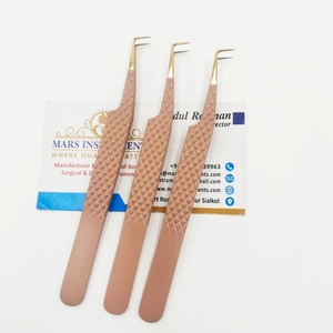 Pinces à épiler pour extensions de cils en fibre diamantée nude brun à 90 degrés avec logo personnalisé - Product Image 2