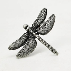 แหวนผ้าเช็ดปากแมลงปอสไตล์หรูหราการตั้งค่าตารางสำหรับงานปาร์ตี้คุณสมบัติสต็อก - Product Image 2