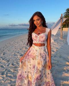 Abito lungo elegante plissettato <span class=keywords><strong>turco</strong></span> all'ingrosso, personalizzato con stampa floreale, collo alto e maniche a mantella, per serate e feste, da donna - Product Image 1