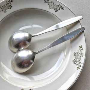 Vente en gros Hôtel Restaurant Cuillère en acier inoxydable écologique Couverts Passe au lave-vaisselle Ensemble de couverts - Product Image 3