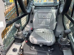 CASE SV280B – Machine compacte haute performance avec moteur puissant et utilisation facile - Product Image 4