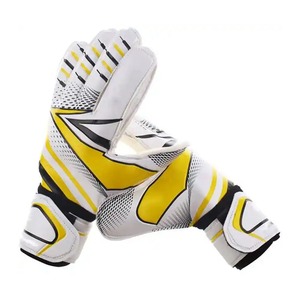 Gants de gardien de but professionnels en cuir les plus vendus avec protection des mains et options personnalisables aux prix de gros - Product Image 1