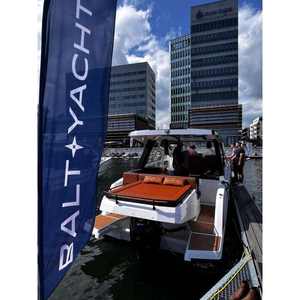 Yate a motor con cabina rígida Balt 950 SH 1x200 CV 9.10x2.99 m - Product Image 1