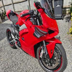 Moto Usada Ducati Panigale V4S 2023, 1103 Super Sports, Gasolina, Manual, Euro 4 (214 CV), 1103 cc, Superbike de Segunda Mano, Motor de 4 Tiempos, En Venta - Product Image 1