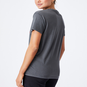 เสื้อยีนส์ผู้หญิงผ้าฝ้าย 100% แบบสั่งทำพิเศษ พร้อมดีไซน์กระดุมและรู  พร้อมพิมพ์โลโก้ สไตล์ลำลอง-ราคาดีที่สุด - Product Image 4