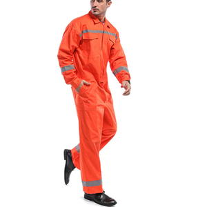 Vêtements de travail de sécurité en polyester haute visibilité pour hommes Combinaison de construction à logo personnalisable avec bandes réfléchissantes en gros - Product Image 2