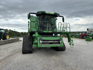Moissonneuse-batteuse John Deere X9 1000 abordable et durable, robuste pour le blé, le maïs, le riz et autres cultures de champ. Achetez maintenant. - Product Image 2