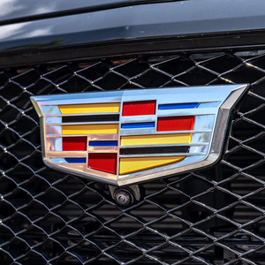 รถ Cadillac Escalade ESV 4WD Platinum ปี 2022 สภาพใหม่เอี่ยม พวงมาลัยขวา/ซ้าย พร้อมชุดอุปกรณ์ลากจูงสำหรับงานหนัก - Product Image 1