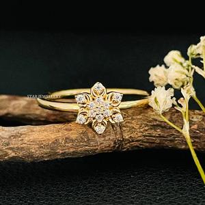 14K แหวนดอกไม้หินหลายเม็ดสีทองธรรมชาติ - Product Image 3