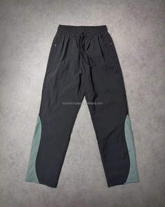 Ensemble coupe-vent unisexe en tissu respirant, veste à capuche et pantalon pour la course à pied, l'entraînement et les vêtements décontractés - Product Image 3