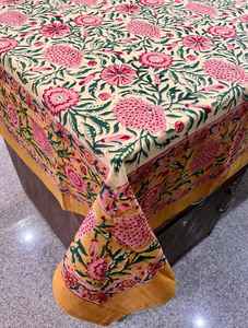 Nappe élégante 100% coton au design floral fabriquée à la main traditionnelle Artisan main bloc impression couverture de Table élégante à la main - Product Image 4