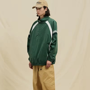 Ensemble de survêtement deux pièces en polyester personnalisé avec blocs de couleur pour homme – Veste coupe-vent à col montant avec logo frontal - Product Image 6