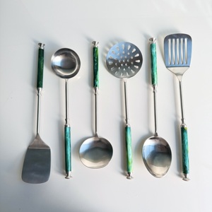 Ensemble de cuisine en acier inoxydable écologique avec manche en résine Royal Moderne Luxe Logo personnalisé Cadeau d'entreprise pour mariage - Product Image 2