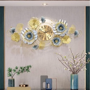 Coloré Floral Designer Horloge Murale Moderne En Métal Nouveau Design pour Salon Chambre De Mariage Anniversaire Cadeau - Product Image 1