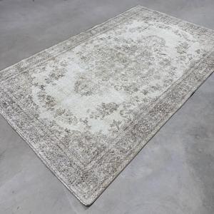 Tapis turc 5,6x9,2 pieds, gris et blanc, bordé de laine, tapis vintage - Product Image 2