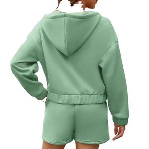 ชุดเซ็ตสองชิ้นผ้าฝ้ายสำหรับผู้หญิง ฤดูใบไม้ร่วง เสื้อฮู้ดดี้ทรงหลวมหนา และกางเกงขาสั้นแฟชั่น ชุดลำลองสำหรับผู้หญิง แบบสั่งทำได้ - Product Image 2