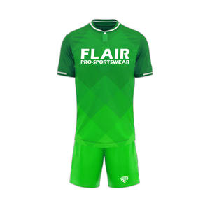 Kits de football rétro conçus sur mesure Uniformes de maillot de football pour enfants de haute qualité pour hommes - Product Image 4