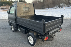 OFERTA DE DESCUENTO |   CONDUCCIÓN IZQUIERDA |   Volante a la derecha |   Camioneta Mitsubishi Isuzu D-Max 4x4 de 1997 - Product Image 4