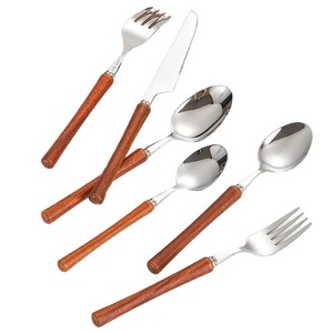 Ensemble de couverts en acier inoxydable doré avec manche en bois imprimé Couverts de luxe Vaisselle de salle à manger Ensemble d'ustensiles pour la maison Cuisine Hôtel - Product Image 4