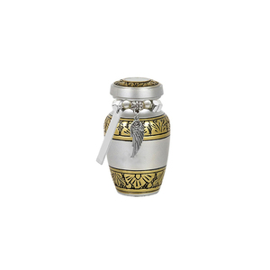 Urne funéraire de style européen en argent avec accents dorés et breloque aile d'ange pour cendres d'adultes - Product Image 1