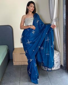 Saree de créateur indien élégant de Bollywood pour un saree en soie ethnique chic de Bollywood Impression numérique Exclusive Lest Sari PParty Wear - Product Image 1