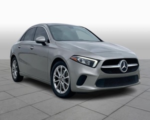 รถยนต์เมอร์เซเดส-เบนซ์ เอ 220 เอฟดับเบิลยูดี ปี 2020 สภาพใช้งานน้อย พร้อมส่ง - Product Image 2