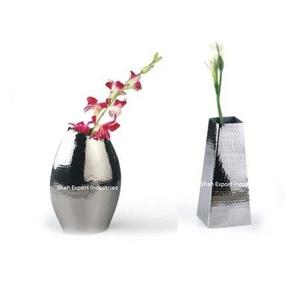 Floreros de metal de tendencia superior Decoración de piso y mesa Decoración para el hogar y la Oficina Diseño martillado Florero de plata - Product Image 4