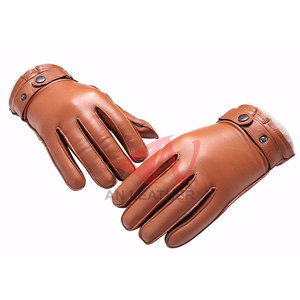 Guantes de cuero de diseño moderno que ofrecen un ajuste cómodo y un agarre fuerte para uso casual. - Product Image 3