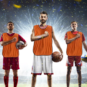 Vente en gros de bavoirs d'entraînement de football légers avec tissu anti-transpiration et logo personnalisé pour perceuses de football pour hommes et femmes - Product Image 4