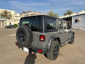 รถจี๊ป แรนเกลอร์ ปี 2021 เครื่องยนต์ I4 เกียร์อัตโนมัติ เบาะหนัง ระบบควบคุมความเร็วอัตโนมัติ ระบบควบคุมความเร็วคงที่ ยางขนาด R20 ระบบขับเคลื่อน AWD หลังคาซันรูฟ - Product Image 4