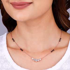 Collier de mariée en or rose et diamants, élégant et minimaliste, fait à la main, pour femmes - Product Image 4