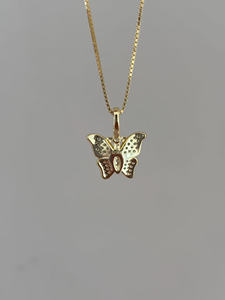 Pendentif minimaliste en or vermeil avec charme papillon pavé de moissanite chrétienne raffinée, alternative au diamant, unisexe - Product Image 2