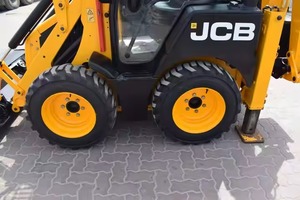 รถตักล้อยางขนาดเล็ก JCB 3 ตัน พร้อมบุ้งกี๋หน้าและหลัง แบบล้อ สำหรับงานดิน - Product Image 2