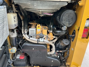 Chargeuse compacte sur chenilles Cat 289D3 neuve, chargeuse-pelleteuse 4 tonnes de capacité nominale, moteur puissant, livraison rapide, prix réduits - Product Image 5