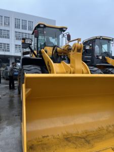 Chargeuse sur pneus d'occasion 956L de fabrication chinoise, moteur Weichai, vérin hydraulique Eaton, pompe à engrenages, moteur, boîte de vitesses courte - Product Image 6