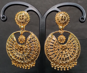 Boucles d'oreilles de vente chaude serties de boucles d'oreilles Jhumka plaquées or 22CT de conception traditionnelle bijoux pour les femmes portées par les exportateurs - Product Image 3