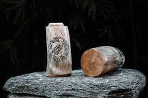 Mug en corne de loup Fenrir de style viking, fabriqué à la main en Inde, poli, durable, design unique sculpté pour les amateurs de bière et collection de cadeaux - Product Image 3